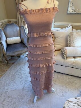 V Chapman pink ruffled rouged dress 
size 10